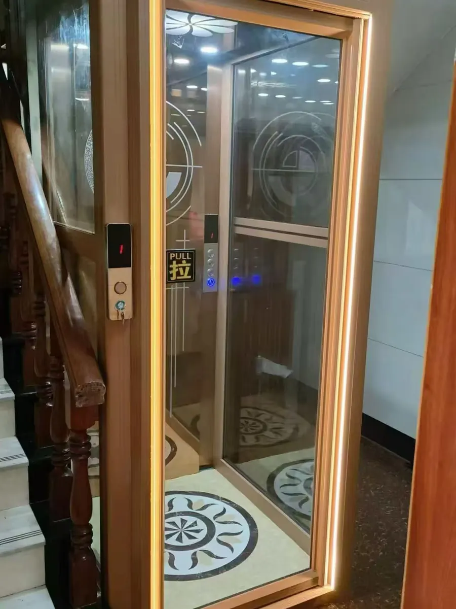 Thang máy giếng kính quan sát
